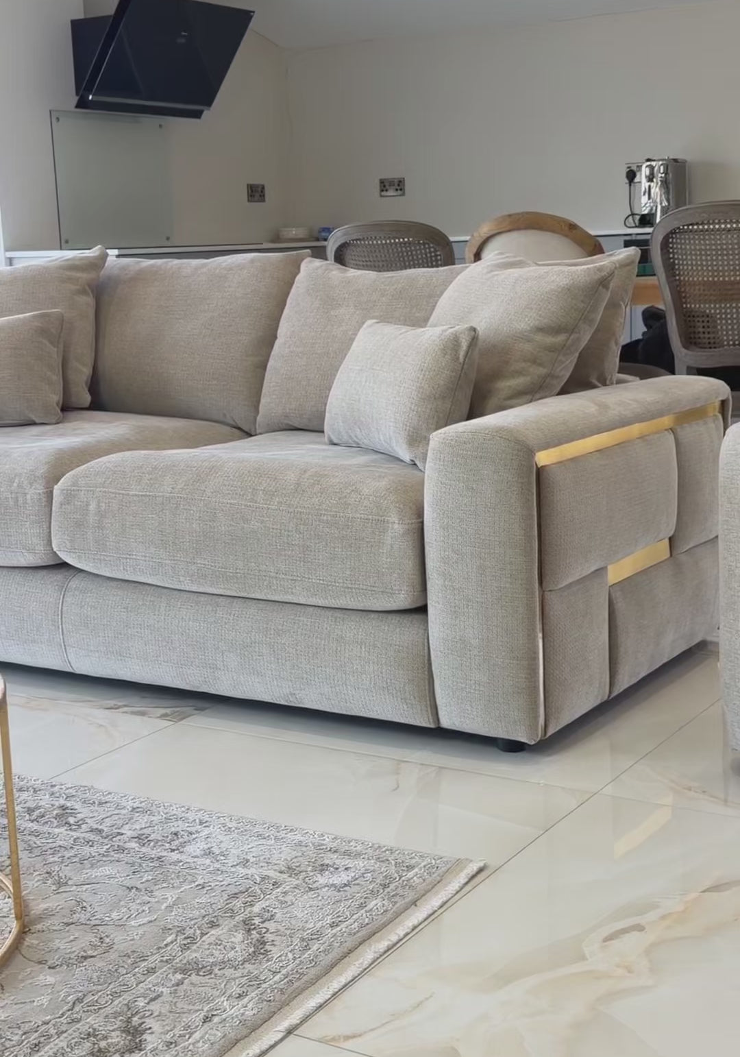 Sennen sofa video